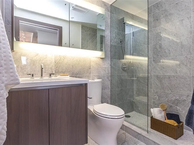 68 Smithe St #522 — Photo 8