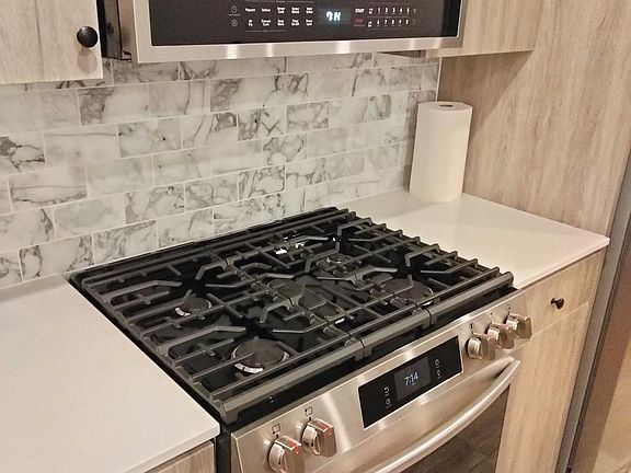 4th image of 578 N Helm Ln