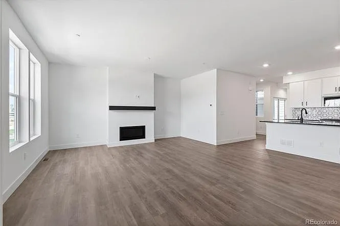 14295 Currant St — Photo 9