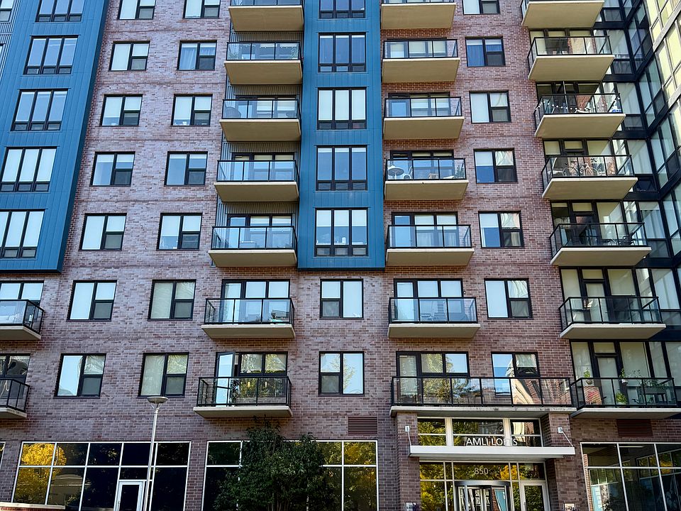 1st image of 851 S Clark St #304