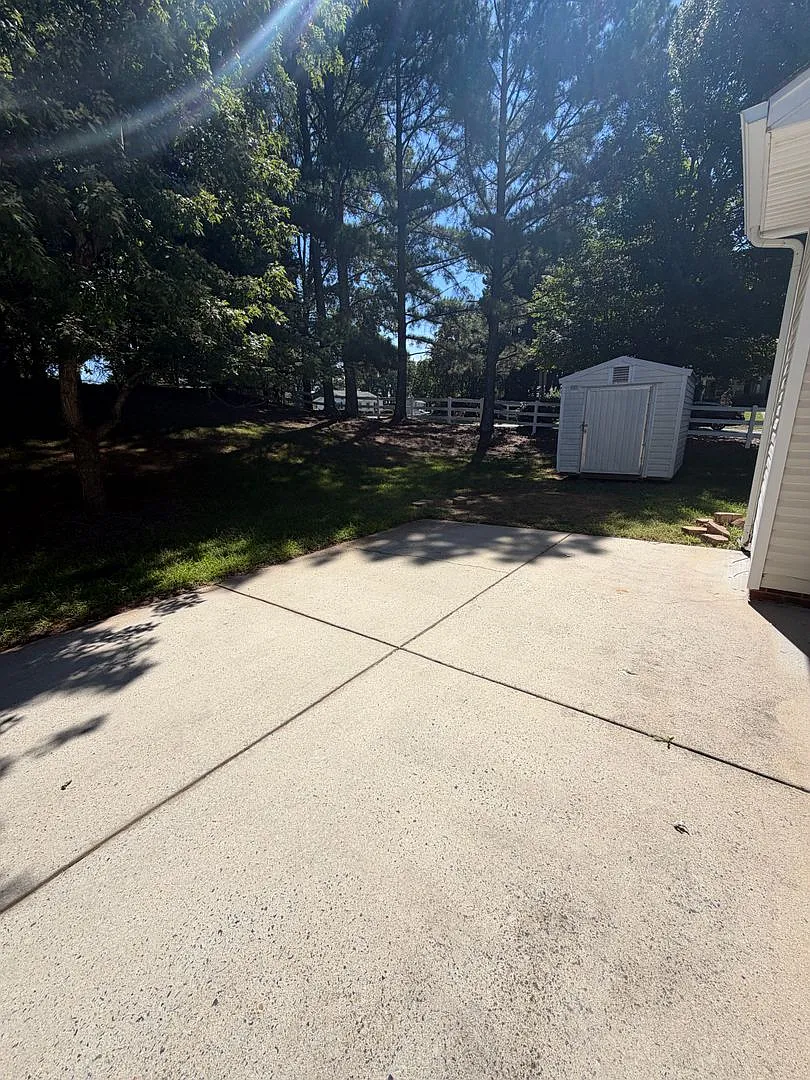 3BR/2BA | Newly Renovated Single Family Home |Storage Shed | In Charlotte! — Photo 3