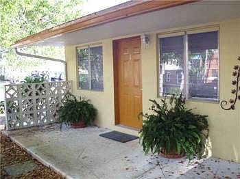 2nd image of 900 NE 23rd Dr APT 3