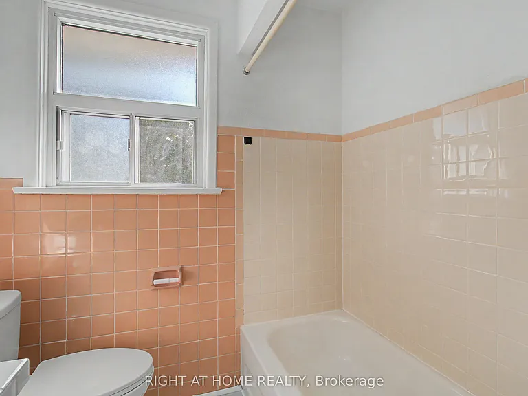 426 Seaton Dr #UPPER — Photo 21