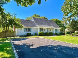 33 Association Rd, Bellport, NY 11713