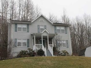 60 Azzo Rd, Eighty Four, PA 15330