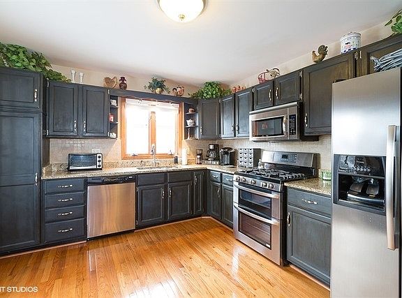4th image of 557 Saratoga Dr