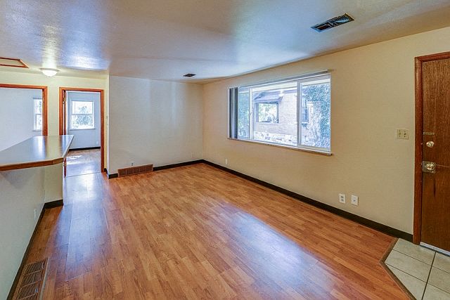 941 15th Street #1 Living Room