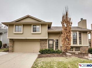 16525 Weir St, Omaha, NE 68135