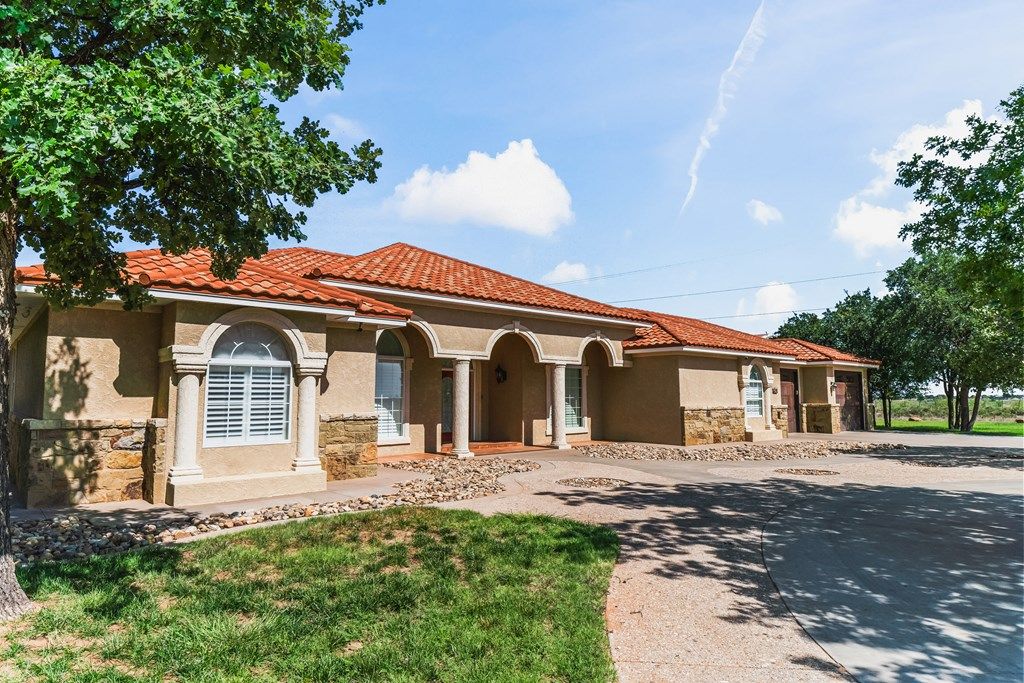 605 SW 23rd St, Seminole, TX - View 3