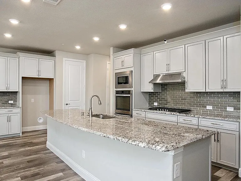 5529 Liberty Dr — Photo 8