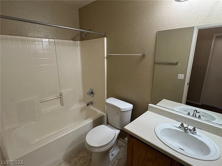 1326 Dusty Creek St — Photo 27