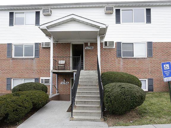 5th image of 1050 Woodstock Ln