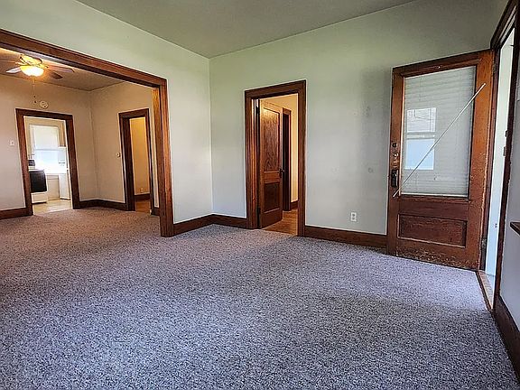 5th image of 706 N Walnut St