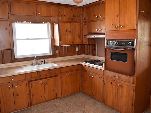 3rd image of 535 Magness Dr