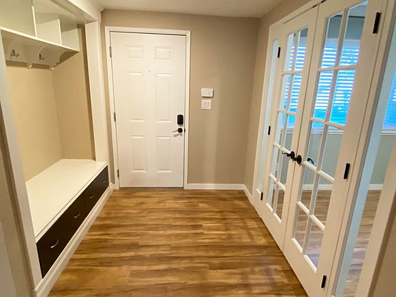 3rd image of 105 Sierra Woods Cir