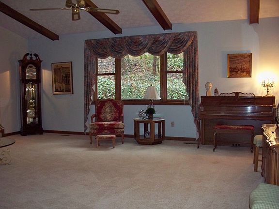 3rd image of 1655 Carolina Dr