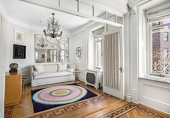 3rd image of 171 W 71st St #12B