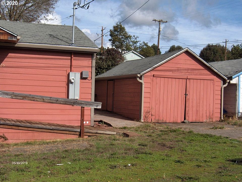 2nd image of 525 NE Waite St