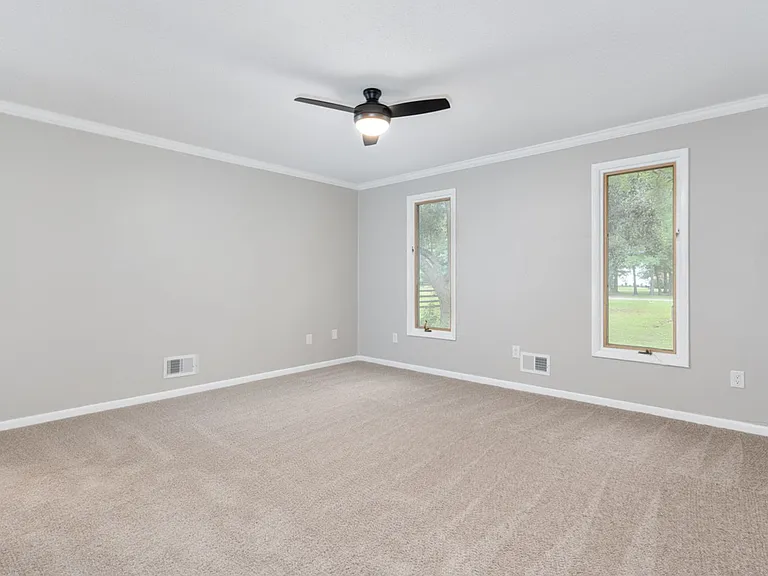400 Derby Ln #2 — Photo 26