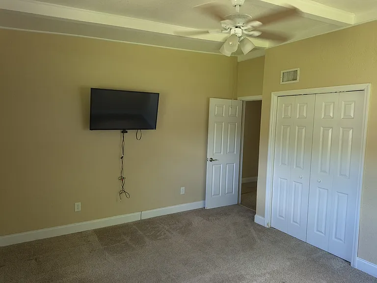464 Judy St — Photo 28