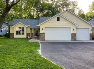 5335 Cedarwood Ct, White Bear Township, MN 55110