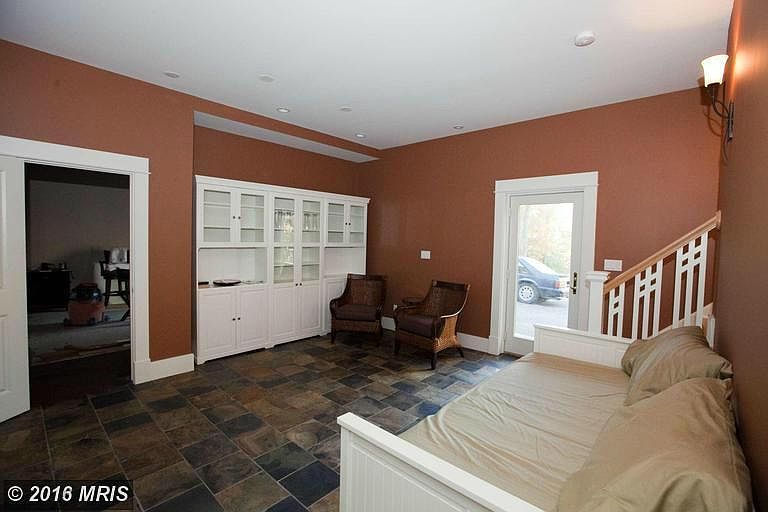 1st image of 5700 Oak Hill Pl