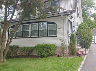 11 Schreiber St, Tappan, NY 10983
