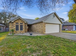 6305 Longmont Trl, Fort Worth, TX 76179