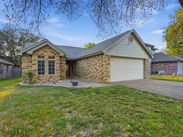 6305 Longmont Trl, Fort Worth, TX 76179