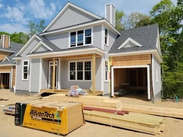 5 Kendall Ln, Falmouth, MA 02540