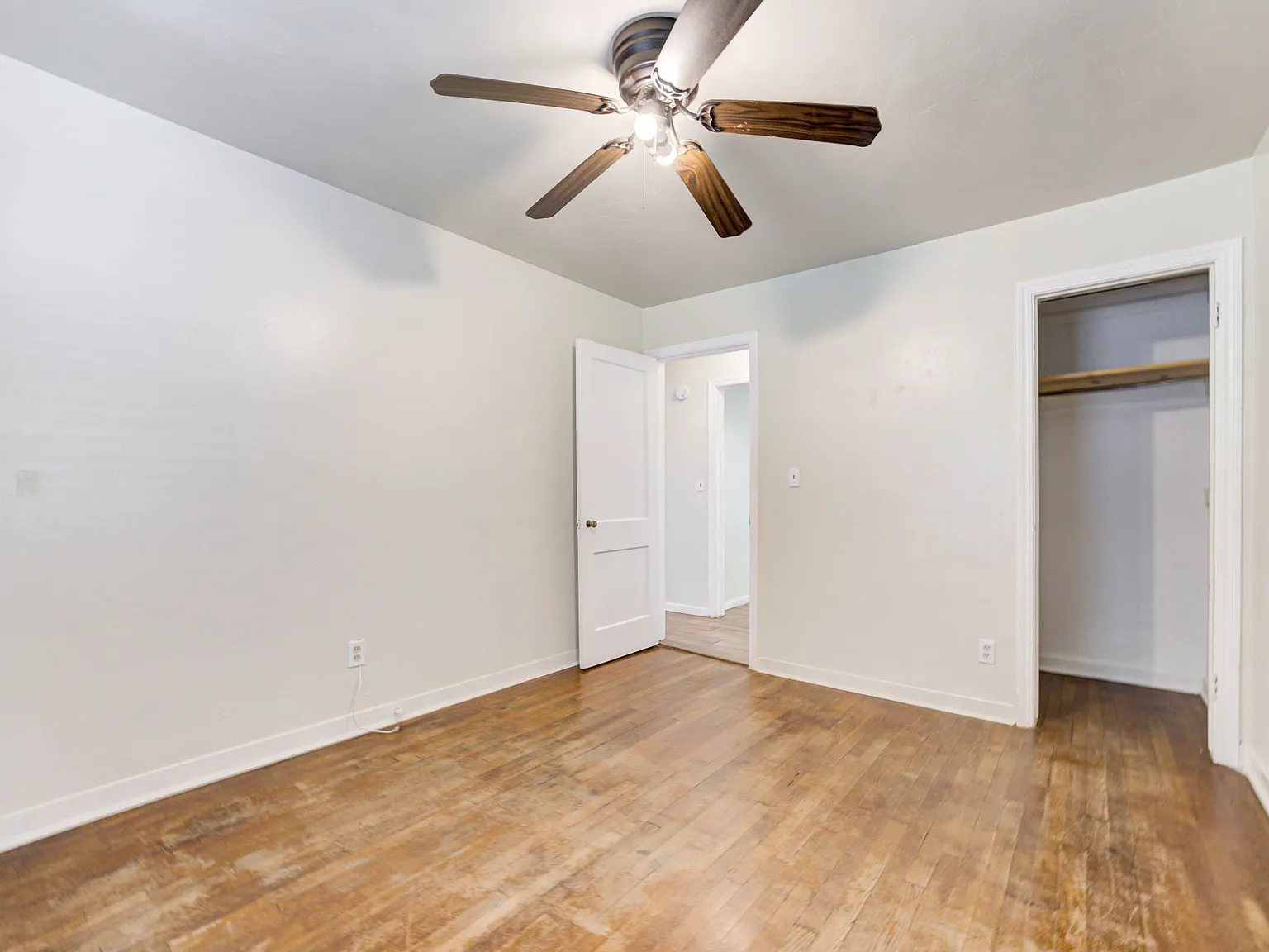 2 bed, 830 sqft, $1,500 — Photo 2