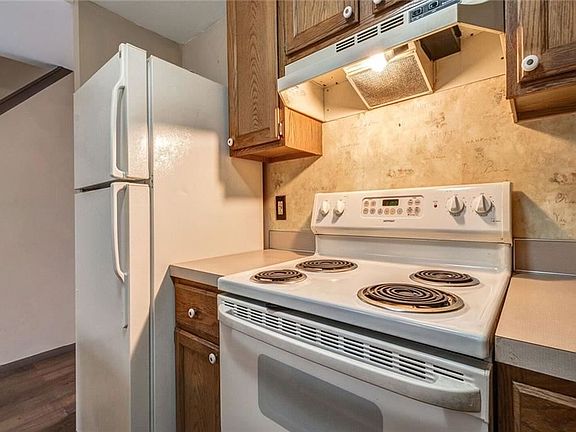 4th image of 219 Quincy Pl
