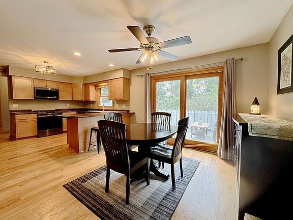 4th image of 100 Canterbury Ct