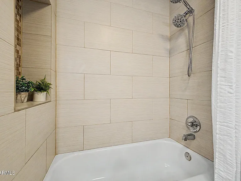 2727 E Montecito Ave — Photo 11