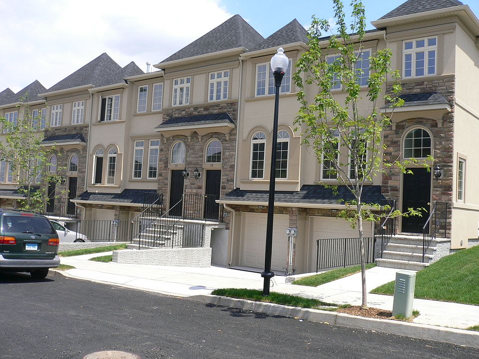 1st image of 1095 Rockland Ave
