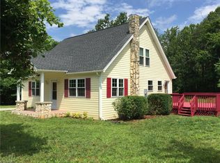 2811 Westfield Rd, Mount Airy, NC 27030