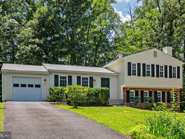 2422 Ivywood Rd, Reston, VA 20191