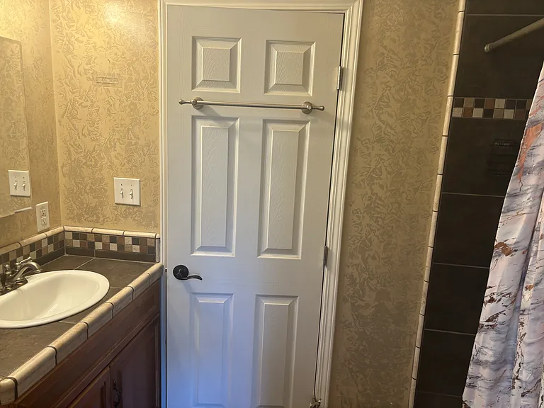 670 Larch Ln — Photo 7