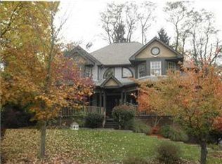 2033 W Grove Dr, Gibsonia, PA 15044