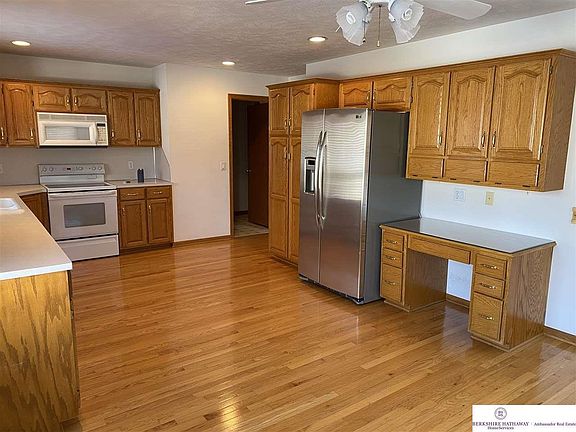 4th image of 2206 N 151st St
