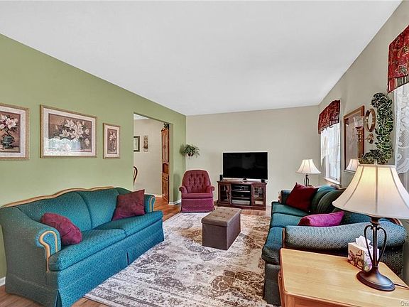 3rd image of 29 Kettle Ct