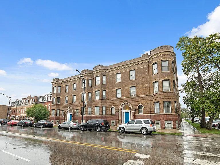 3700-3706 W Cermak Rd — Photo 13