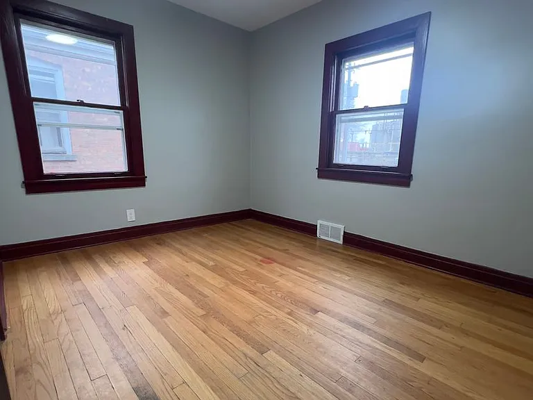 14027 S Mackinaw Ave — Photo 10