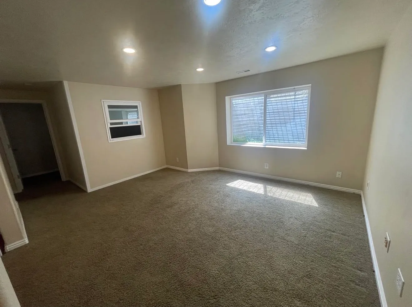 2 bed, 2814 sqft, $1,600 — Photo 2