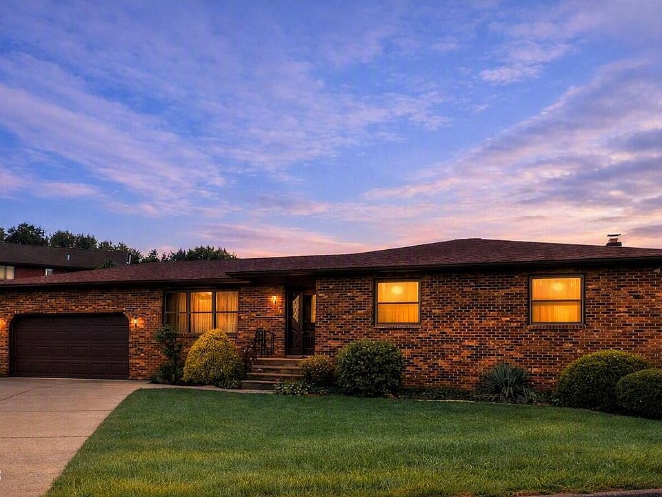 1st image of 19 Marion Cir