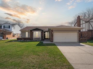 38966 Mount Kisco Dr, Sterling Heights, MI 48310