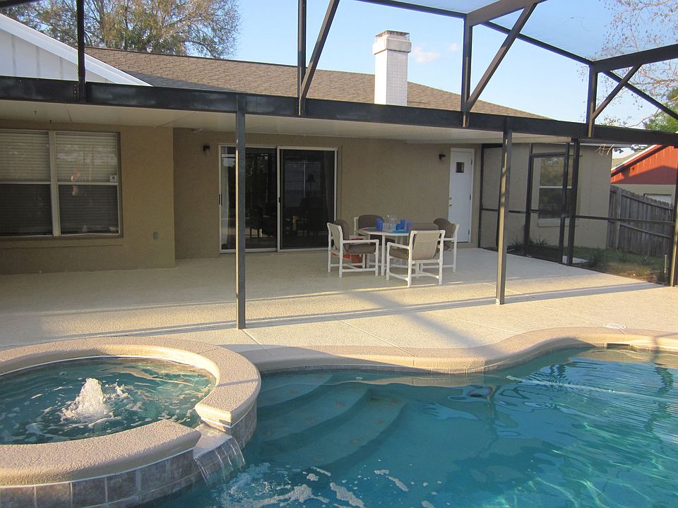 2nd image of 15925 Hidden Lake Cir