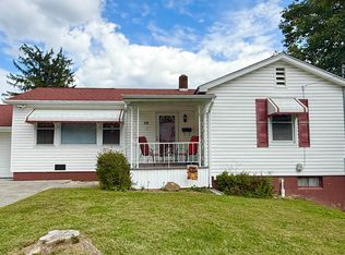 58 Clay St, Grafton, WV 26354