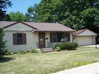 2812 N Rockton Ave photo 1