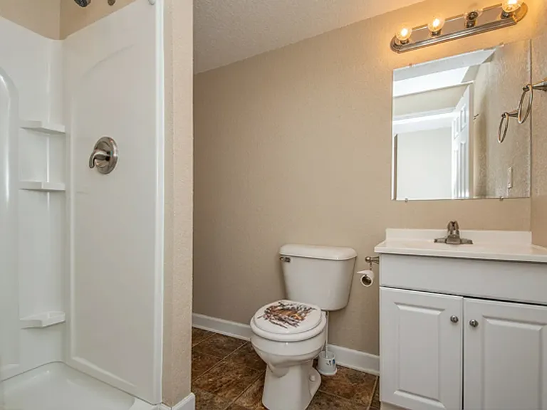 2104 NE Oak Dr — Photo 15